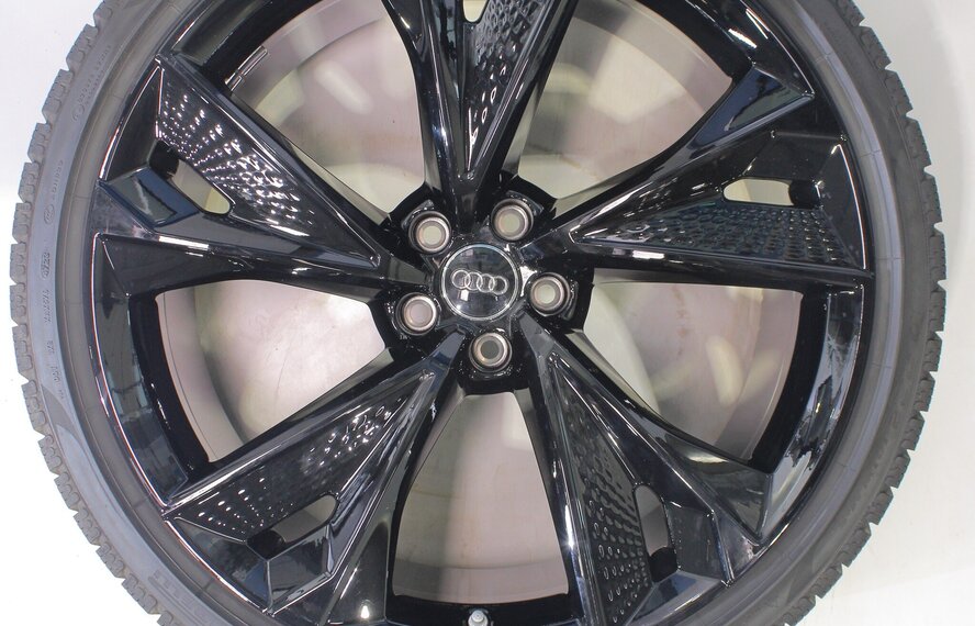 Audi Audi RS6 22 inch velgen Pirelli Winterbanden Origineel