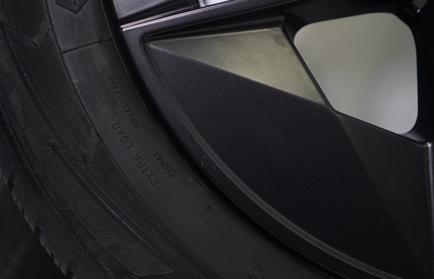 BMW BMW iX i20 1002 20 inch velgen Goodyear Winterbanden Nieuw Origineel