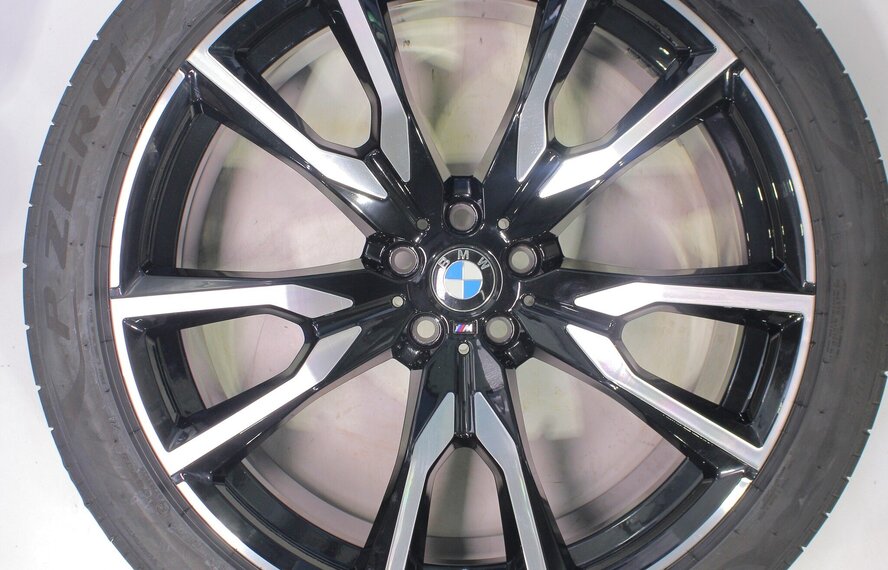BMW BMW X7 G07 755M 22 inch velgen Pirelli Zomerbanden Origineel