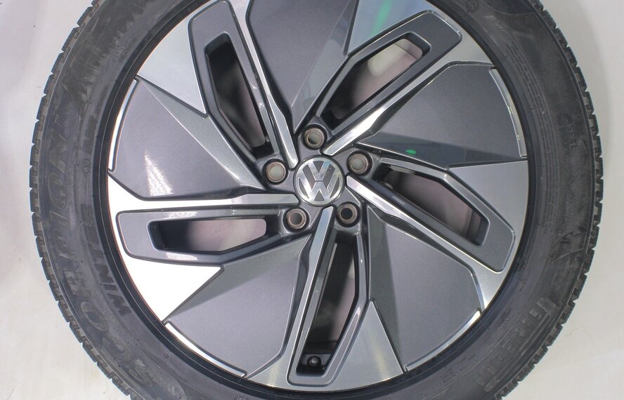 Volkswagen Volkswagen ID4 Hamar 19 inch velgen Pirelli Winterbanden Nieuw Origineel