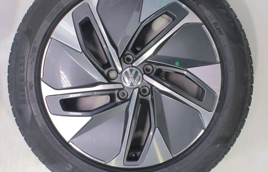 Volkswagen Volkswagen ID4 Hamar 19 inch velgen Pirelli Winterbanden Nieuw Origineel
