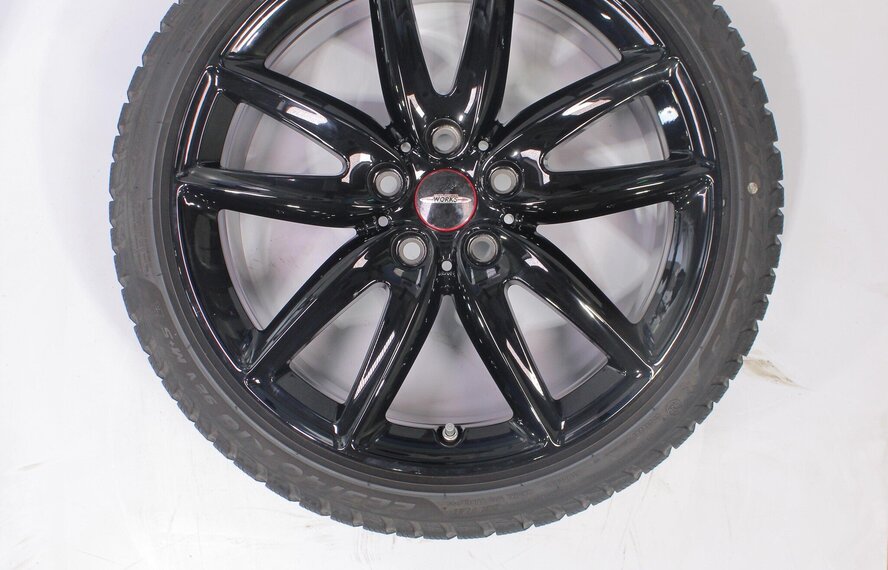 Mini Clubman F54 JCW815 18 inch Pirelli Runflat Winterbanden Origineel