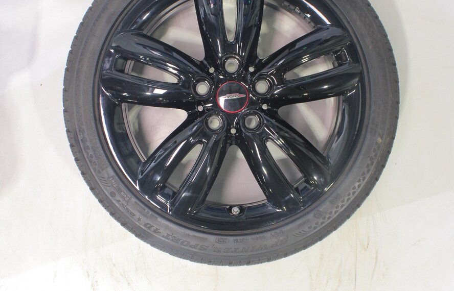 Mini Cooper / S / One / Cabrio F55 F56 F57 JCW501 17 inch velgen Dunlop Runflat Winterbanden Origineel