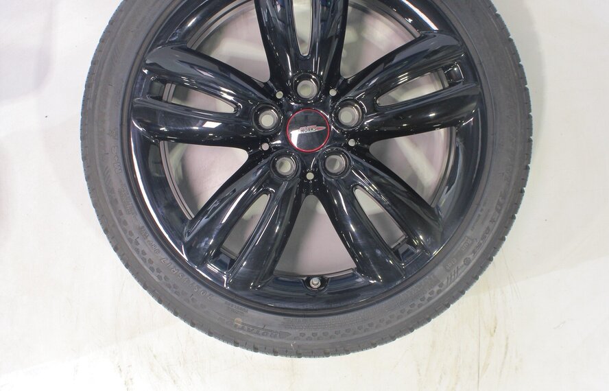 Mini Cooper / S / One / Cabrio F55 F56 F57 JCW501 17 inch velgen Dunlop Runflat Winterbanden Origineel