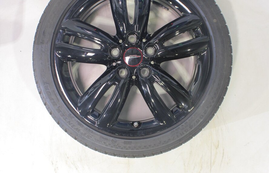 Mini Cooper / S / One / Cabrio F55 F56 F57 JCW501 17 inch velgen Dunlop Runflat Winterbanden Origineel