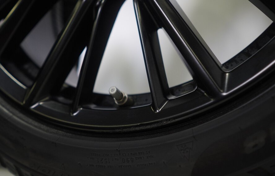 BMW BMW 2 serie 3 serie 4 serie G20 G21 G22 G42 796M 18 inch velgen Pirelli Runflat Winterbanden Origineel