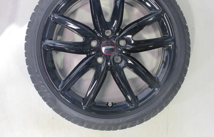 Mini Clubman F54 JCW815 18 inch velgen Pirelli Runflat Winterbanden Origineel