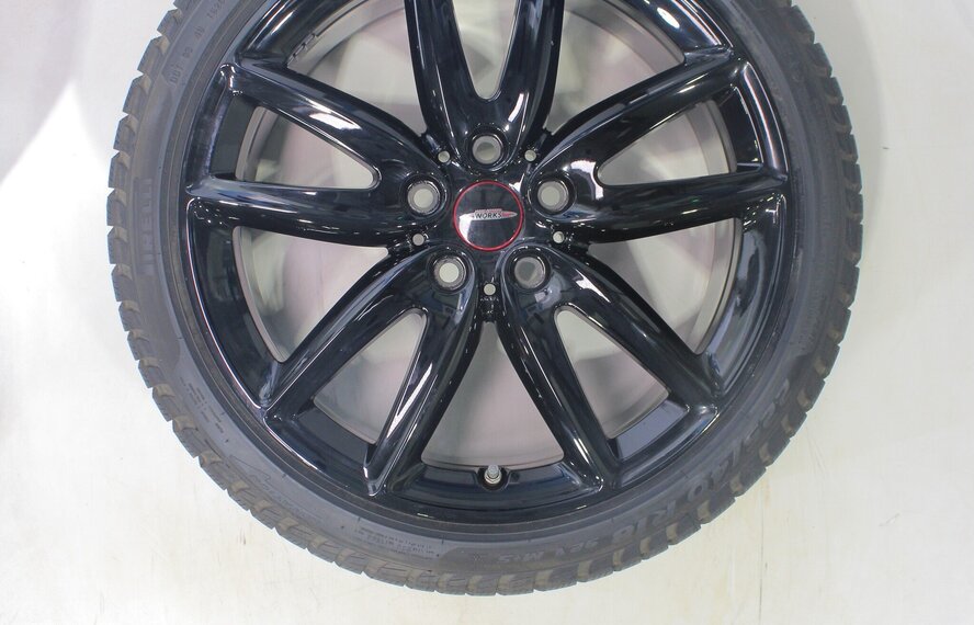 Mini Clubman F54 JCW815 18 inch velgen Pirelli Runflat Winterbanden Origineel