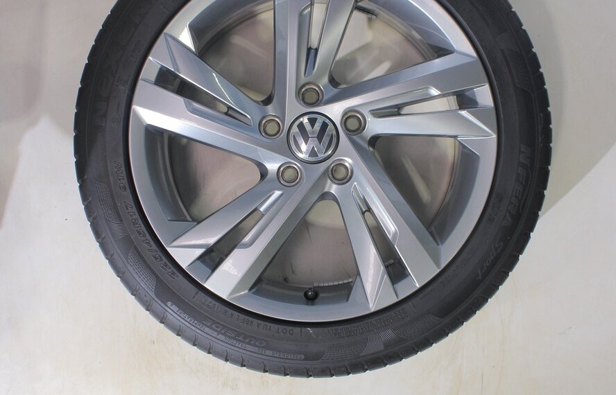Volkswagen Volkswagen Golf 5 6 7 8 Valencia 17 inch velgen Nexen Zomerbanden Origineel