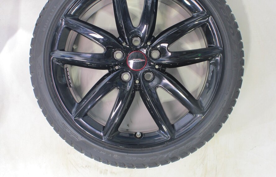 Mini Mini Clubman F54 JCW815 18 inch velgen Pirelli Runflat Winterbanden Origineel