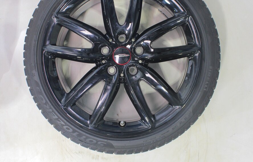 Mini Mini Clubman F54 JCW815 18 inch velgen Pirelli Runflat Winterbanden Origineel