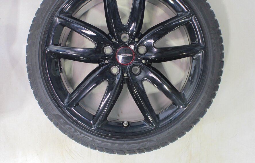 Mini Clubman F54 JCW815 18 inch velgen Pirelli Runflat Winterbanden Origineel