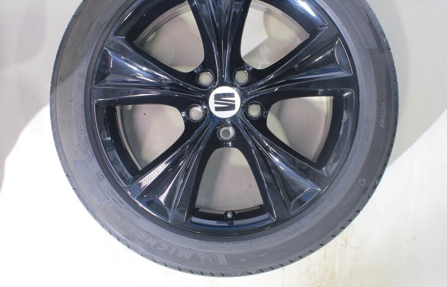 Seat Seat Leon 17 inch velgen Michelin Zomerbanden Origineel