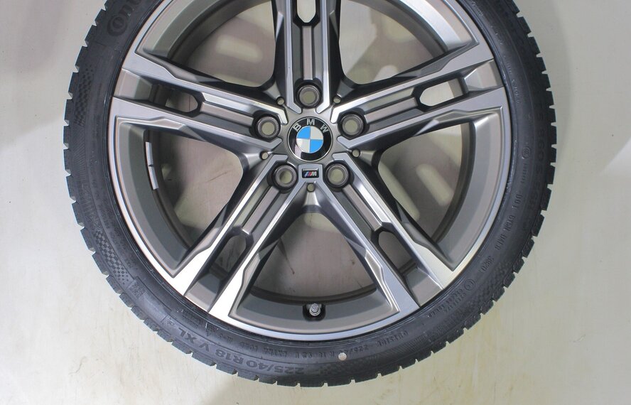 BMW BMW 1 2 serie F40 F44 2 serie Gran Coupe 556M 18 inch velgen Continental Runflat Winterbanden Nieuw Origineel