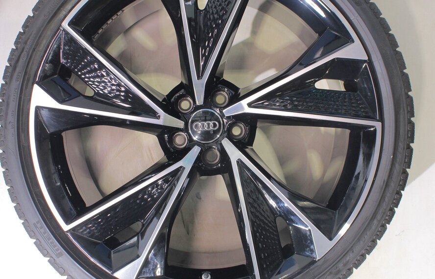 Audi Audi RS6 22 inch velgen Pirelli Winterbanden Origineel