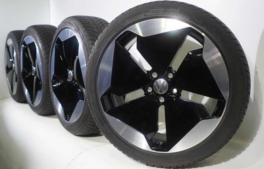 Volkswagen Volkswagen ID3 Sanya 20 inch velgen Vredestein Winterbanden Origineel