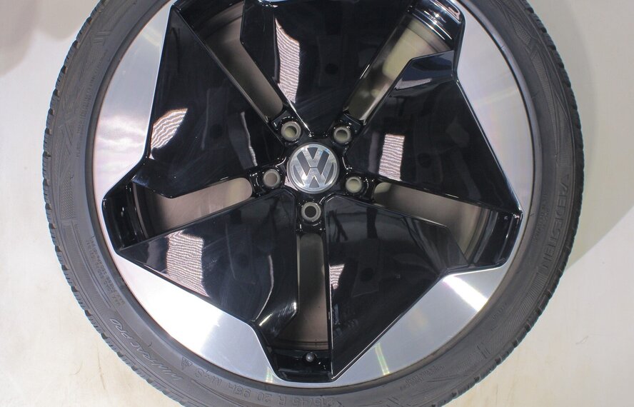 Volkswagen Volkswagen ID3 Sanya 20 inch velgen Vredestein Winterbanden Origineel