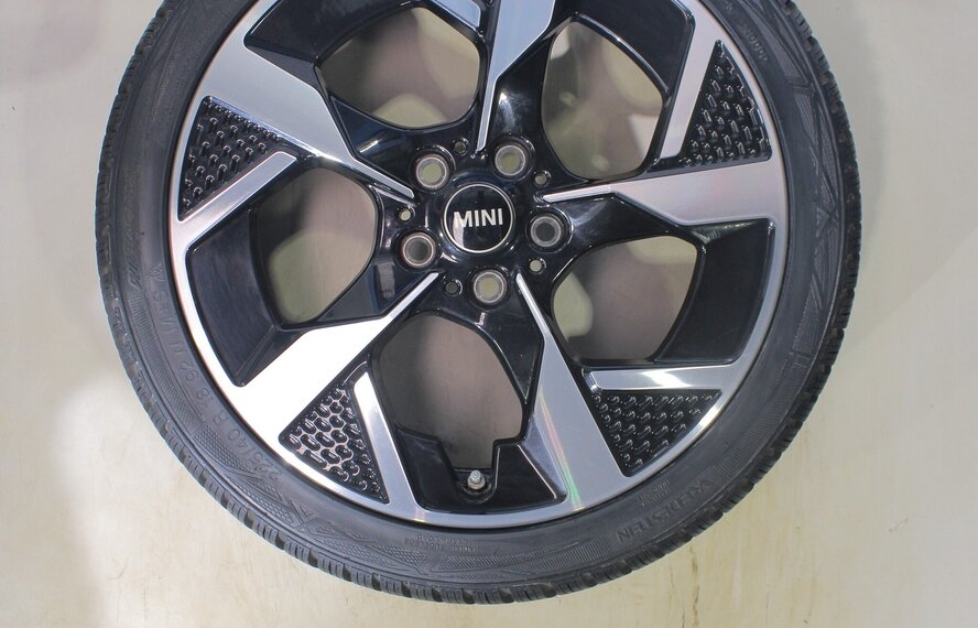 Mini F65 / F66 One / Cooper / Cooper D / Cooper S 958 18 inch velgen Vredestein Winterbanden Nieuw Origineel