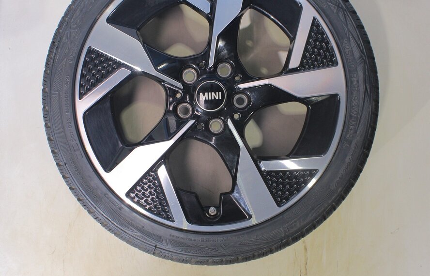 Mini F65 / F66 One / Cooper / Cooper D / Cooper S 958 18 inch velgen Vredestein Winterbanden Nieuw Origineel