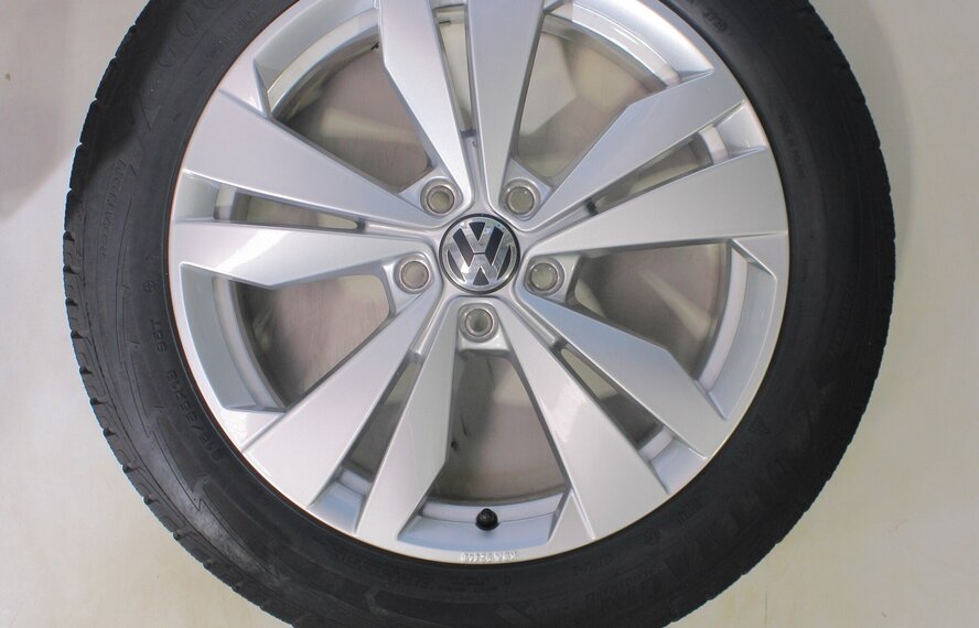 Volkswagen Volkswagen ID3 Loen 18 inch velgen Goodyear Winterbanden Origineel