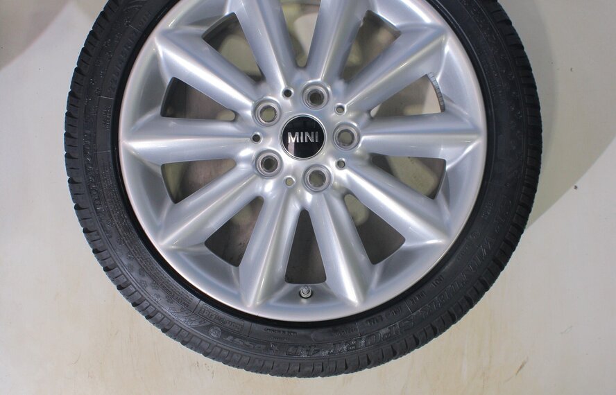 Mini Mini Clubman F54 518 17 inch velgen Dunlop Runflat Winterbanden Origineel