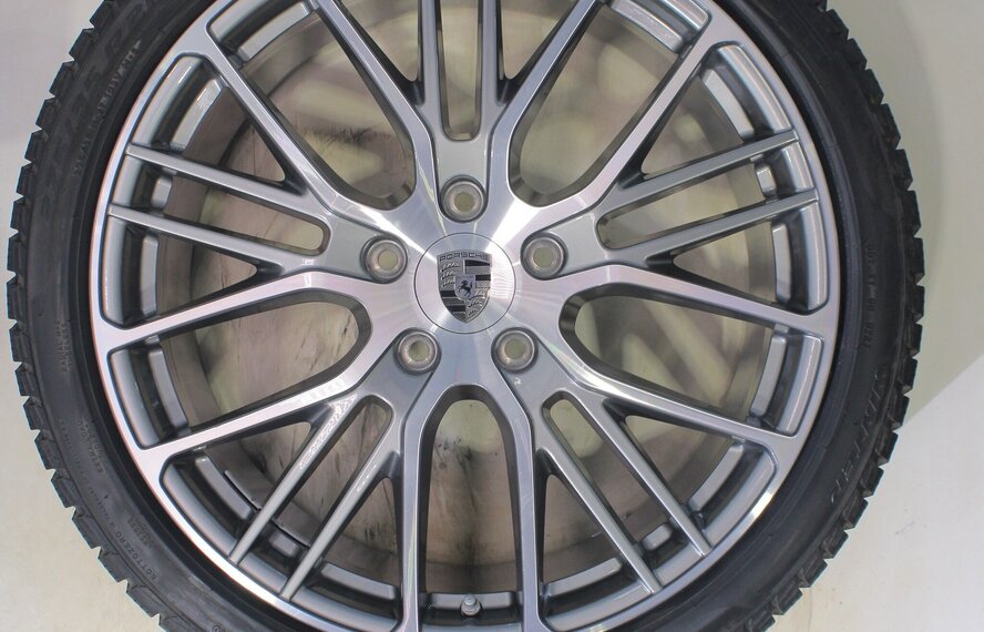 Porsche Porsche Panamera 971 21 inch velgen Pirelli Winterbanden Origineel