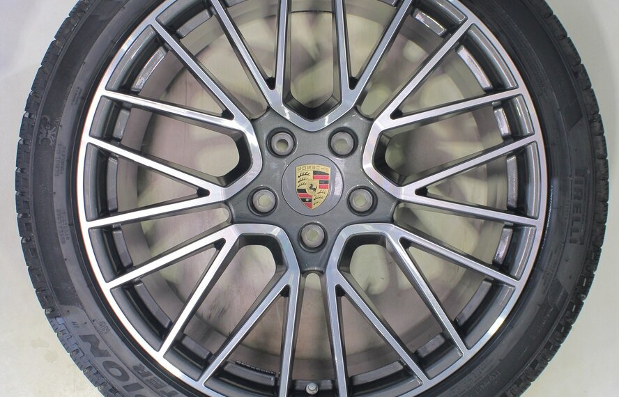 Porsche Porsche Cayenne Coupé 21 inch velgen Pirelli Winterbanden Origineel