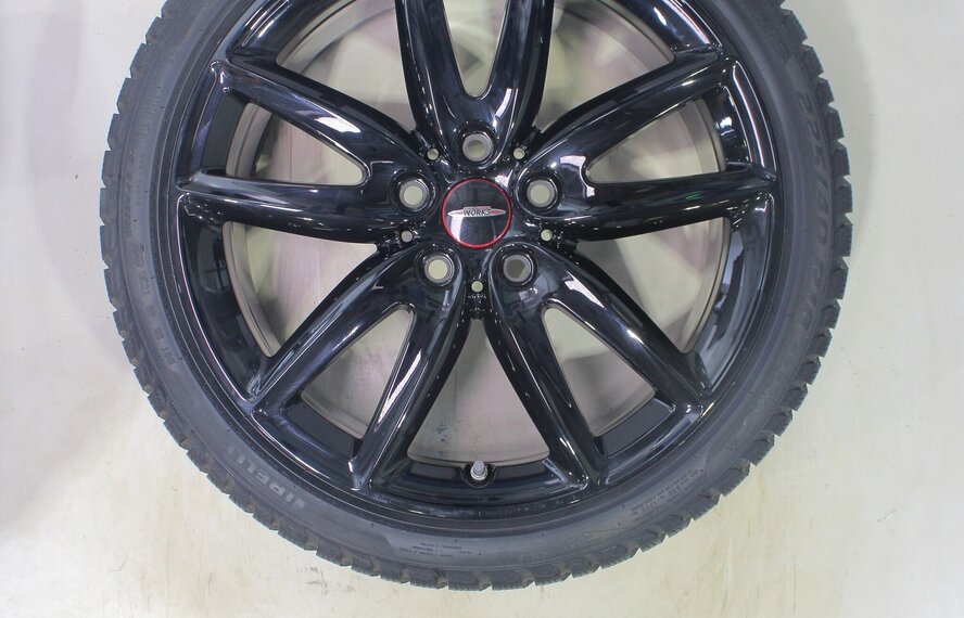 Mini Mini Clubman F54 JCW815 18 inch velgen Pirelli Runflat Winterbanden Origineel