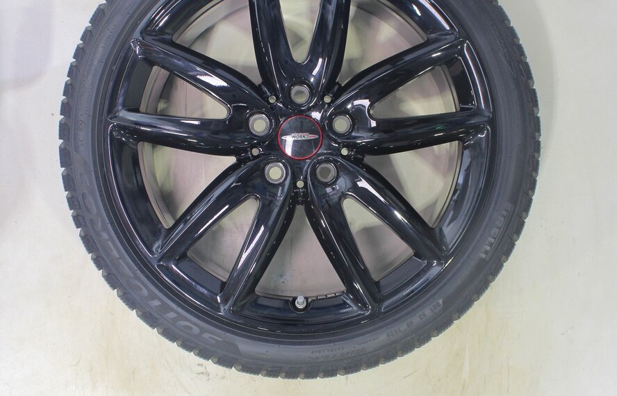 Mini Clubman F54 JCW815 18 inch velgen Pirelli Runflat Winterbanden Origineel