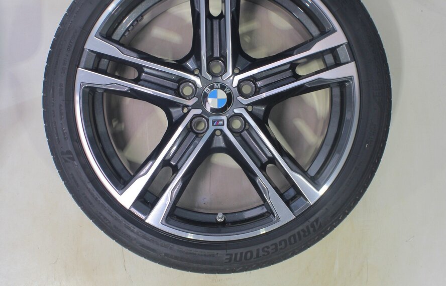 BMW BMW 1 2 serie F40 F44 2 serie Gran Coupe 819M 18 inch velgen Bridgestone Zomerbanden Nieuw Origineel