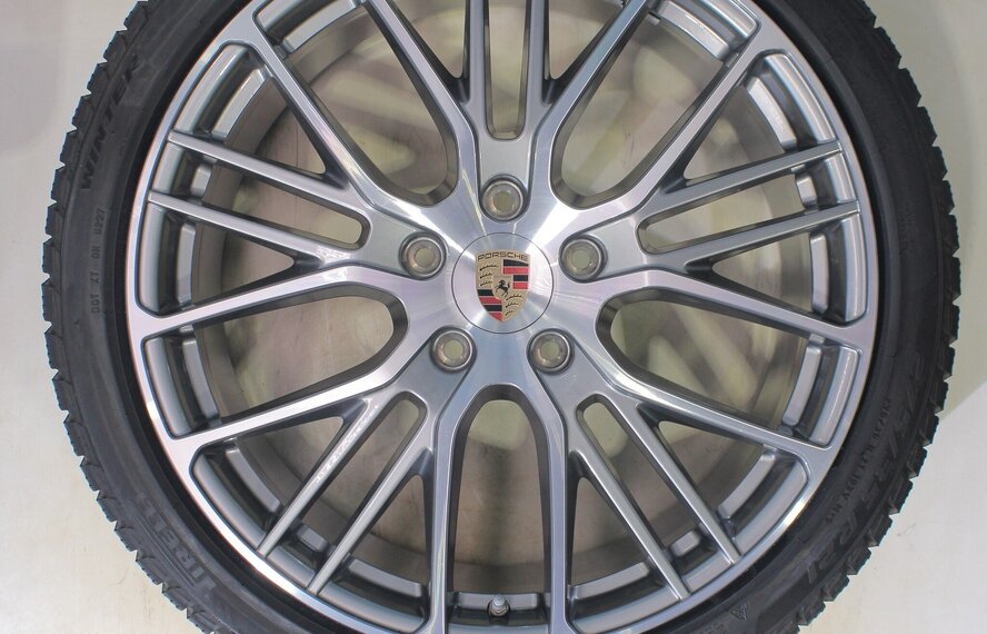 Porsche Porsche Panamera 971 21 inch velgen Pirelli Winterbanden Origineel