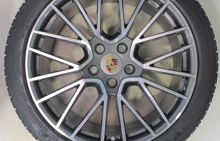 Porsche Porsche Cayenne E3 21 inch velgen Michelin Winterbanden Origineel