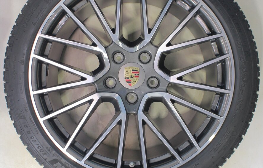 Porsche Porsche Cayenne E3 21 inch velgen Michelin Winterbanden Origineel