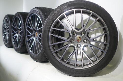 Porsche Porsche cayenne E3 21 inch velgen Pirelli Winterbanden Origineel