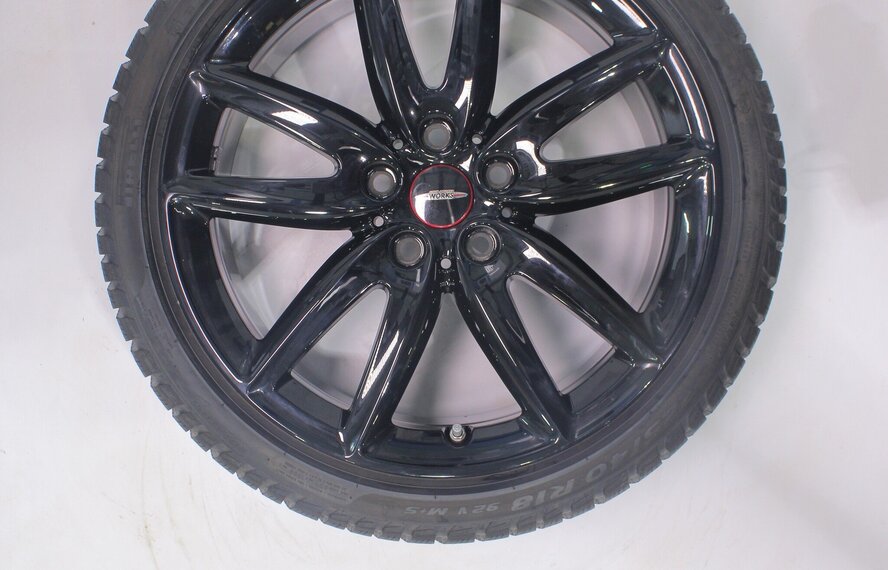 Mini Clubman F54 JCW815 18 inch velgen Pirelli Runflat Winterbanden Origineel