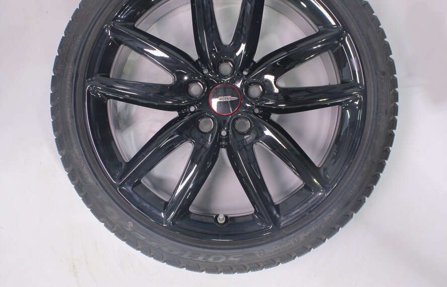 Mini Clubman F54 JCW815 18 inch velgen Pirelli Runflat Winterbanden Origineel