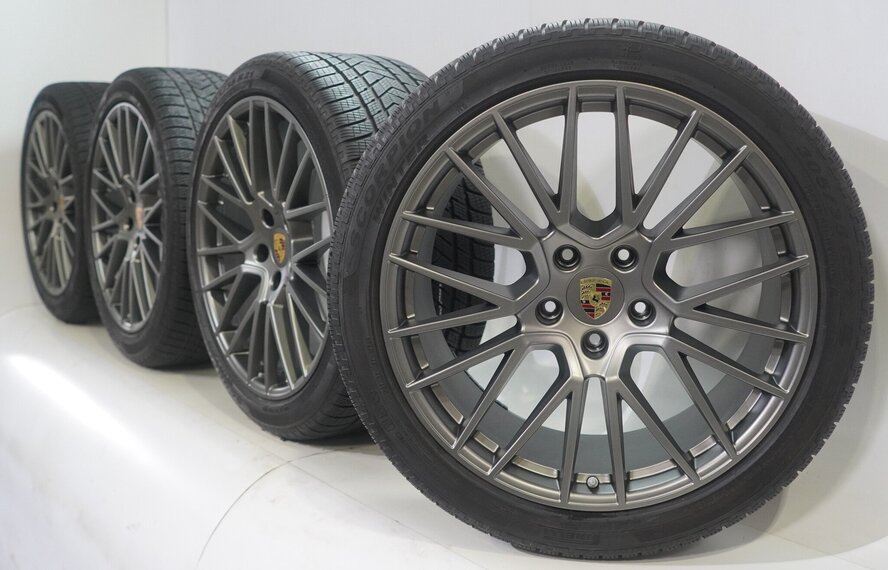 Porsche Porsche Cayenne E3 21 inch velgen Pirelli Winterbanden Origineel