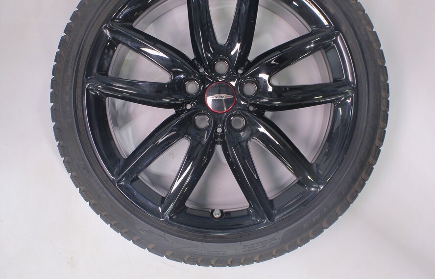 Mini Clubman F54 JCW815 18 inch velgen Pirelli Runflat Winterbanden Origineel