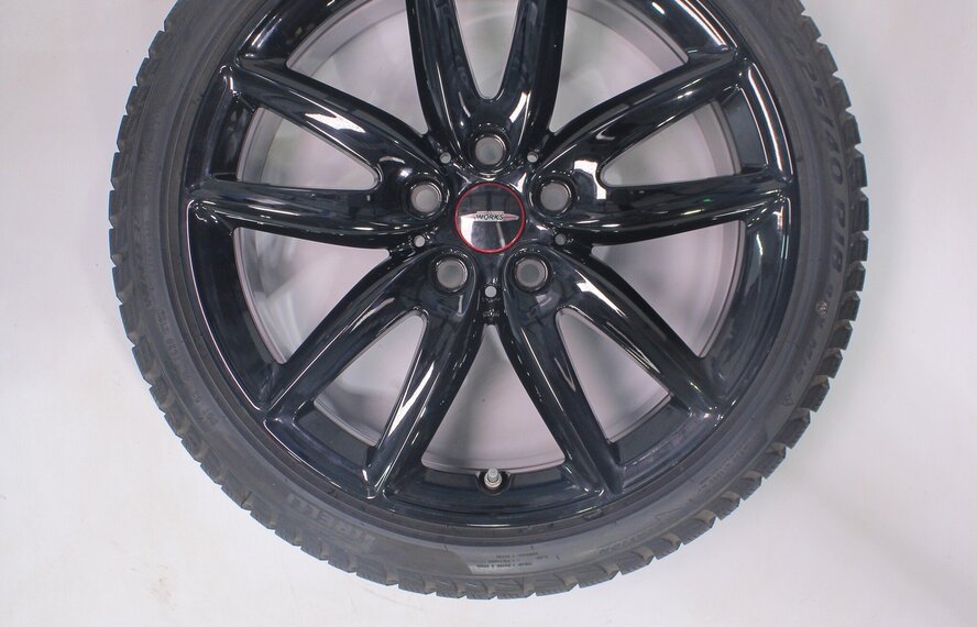 Mini Clubman F54 JCW815 18 inch velgen Pirelli Runflat Winterbanden Origineel