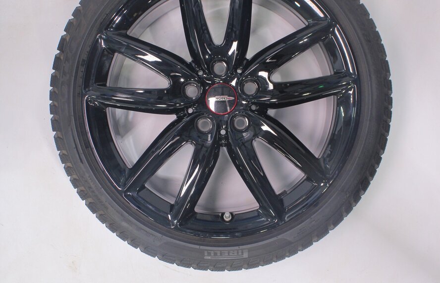 Mini Clubman F54 JCW815 18 inch velgen Pirelli Runflat Winterbanden Origineel