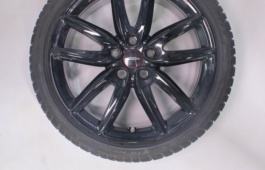 Mini Mini Clubman F54 JCW815 18 inch velgen Pirelli Runflat Winterbanden Origineel
