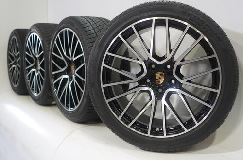 Porsche Porsche Cayenne E3 21 inch velgen Pirelli Winterbanden Origineel