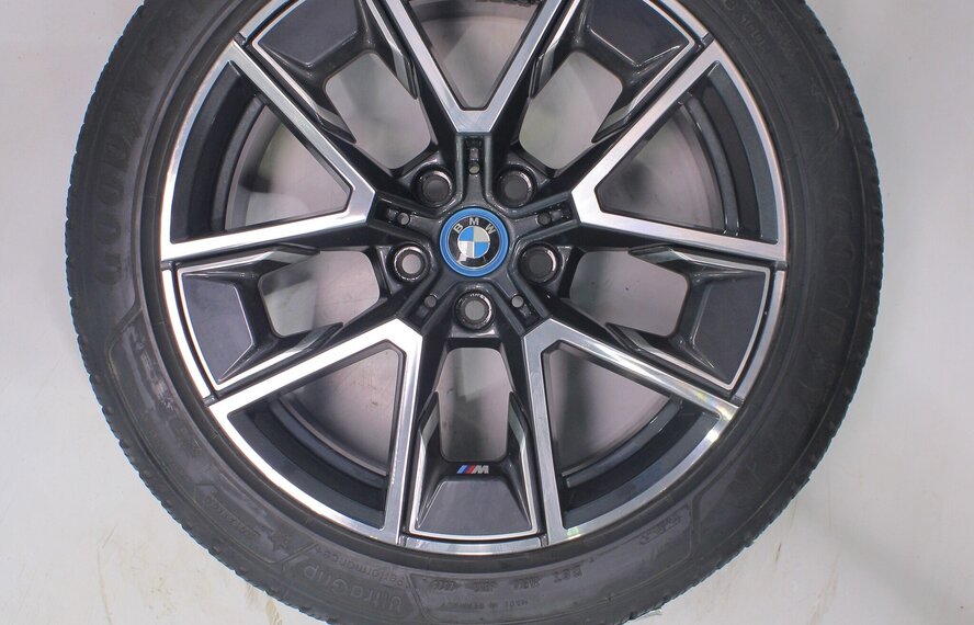 BMW BMW 4 serie i4 G26 858M 18 inch velgen Goodyear Winterbanden Origineel
