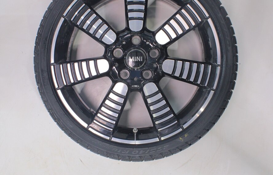 Mini Cooper / S / One / Cabrio F55 F56 F57 900 18 inch velgen Pirelli Runflat Winterbanden Nieuw Origineel