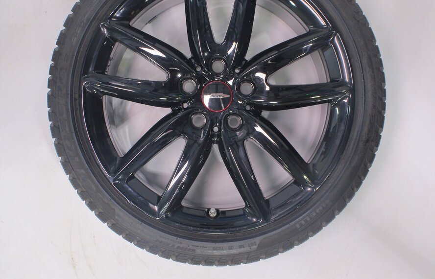 Mini Clubman F54 JCW815 18 inch velgen Pirelli Runflat Winterbanden Origineel