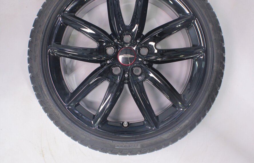 Mini Clubman F54 JCW815 18 inch velgen Pirelli Runflat Winterbanden Origineel