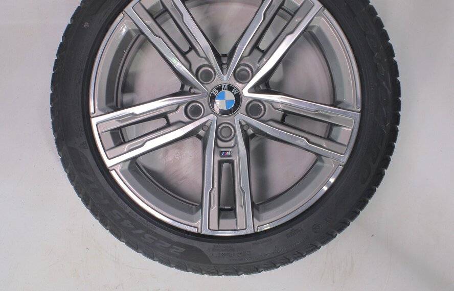 BMW BMW 1 2 serie F40 F44 2 serie Gran Coupe 550M 17 inch velgen Pirelli Runflat Winterbanden Origineel