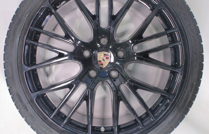 Porsche Porsche Panamera 971 21 inch velgen Pirelli Winterbanden Origineel