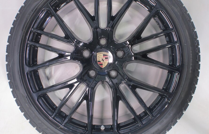 Porsche Porsche Panamera 971 21 inch velgen Pirelli Winterbanden Origineel