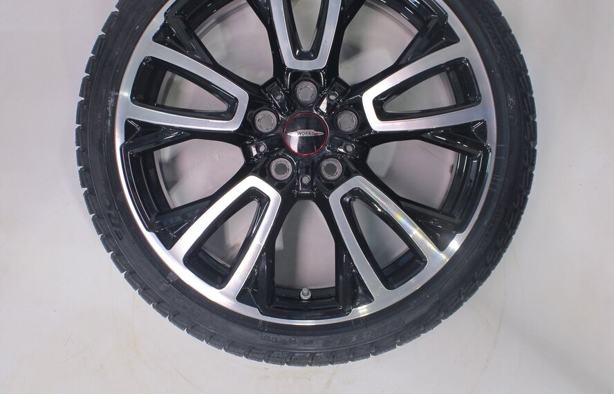 Mini Cooper / S / One / Cabrio F55 F56 F57 JCW902 18 inch velgen Pirelli Winterbanden Nieuw Origineel